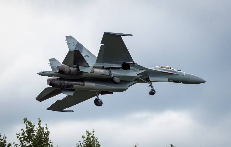 エジプト向けのSu-35戦闘機の最初のバッチは、コムソモリスクオンアムールから離陸しました