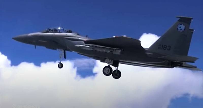 Why is the United States purchasing a large batch of F-15 fighters: versions