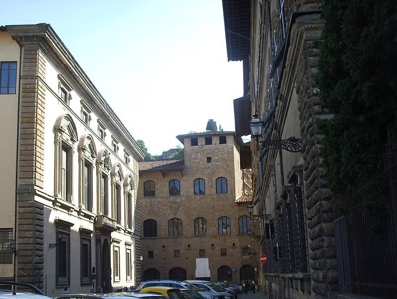 Armadura y armas del Museo Bardini en Florencia.