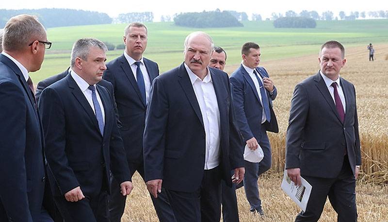 Classificação presidencial de Alexander Lukashenko anunciada antes das eleições