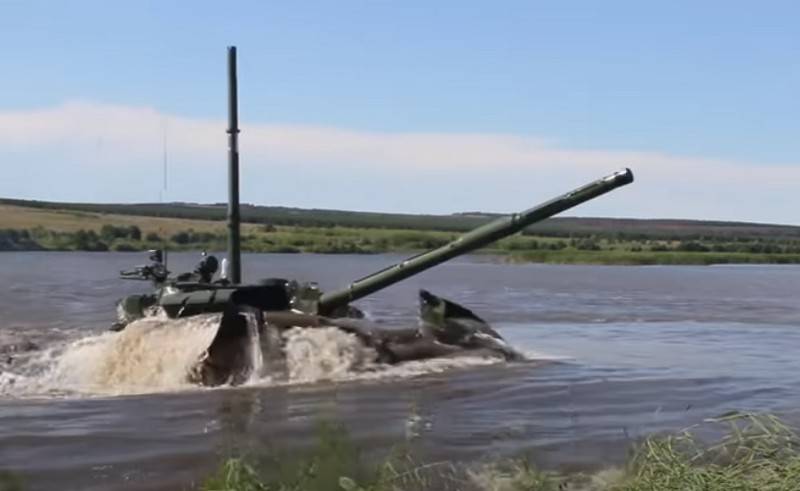 Argentine journalists were impressed by the underwater driving of Russian T-72B3 tanks