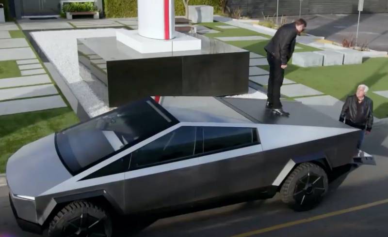 Dartz Black Shark Prombron VIP armoured car comes with electrocuting door  handles