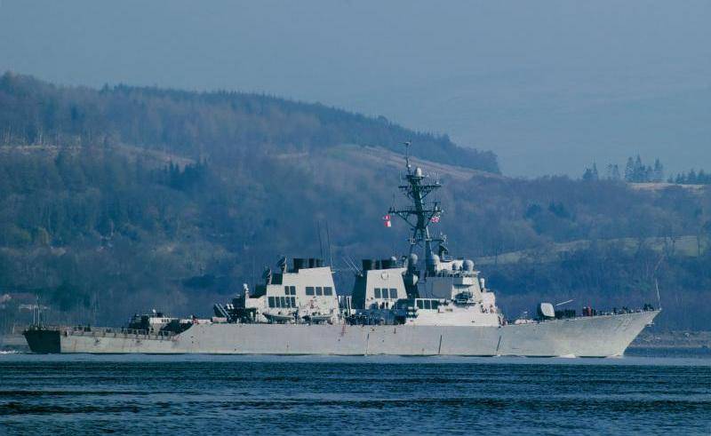 Os Estados Unidos realizaram um exercício da força aérea e da marinha no Mar Negro