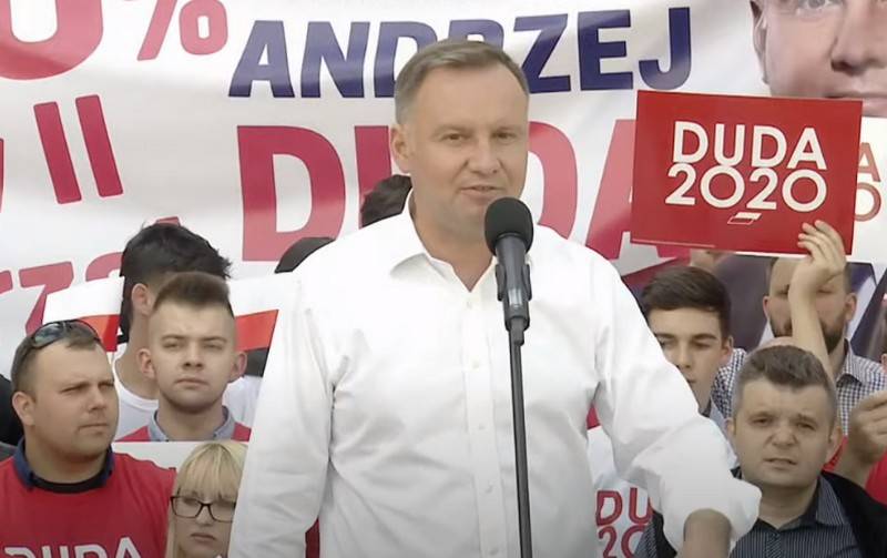 Poland has promised to help Ukraine "return Crimea and Donbass"