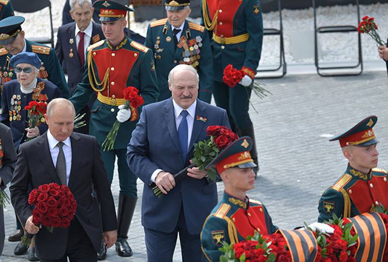 Lukaschenko "erinnerte" sich an den Unionsstaat und kündigte die Notwendigkeit an, Putin zu kontaktieren