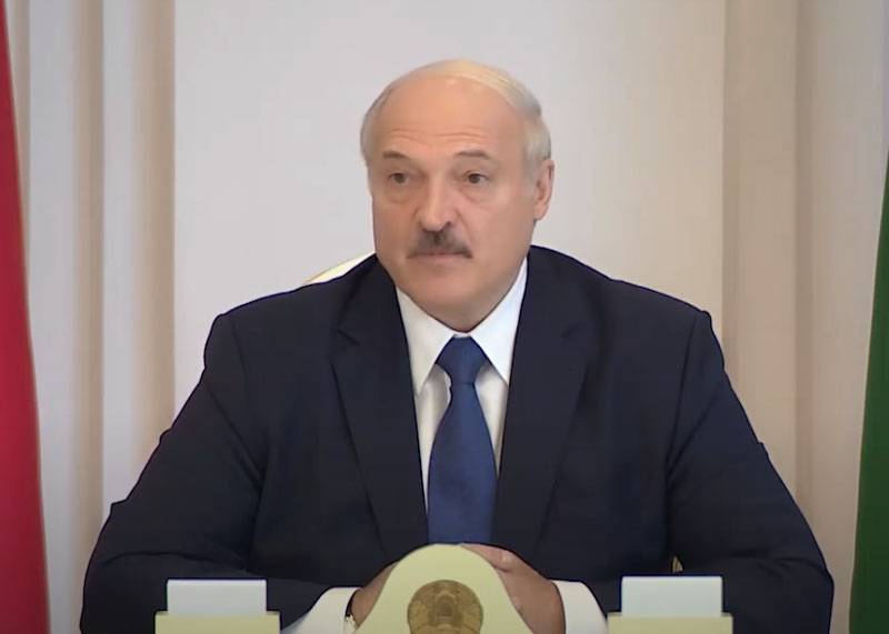 "Yeterli portföy olmayacak, ancak süpürgelerimiz ve küreklerimiz var": Lukashenka muhalefetin koordinasyon kuruluna başvurdu