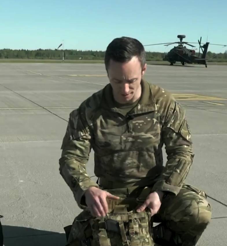 What's in the backpack of an Apache helicopter pilot: a British officer tells