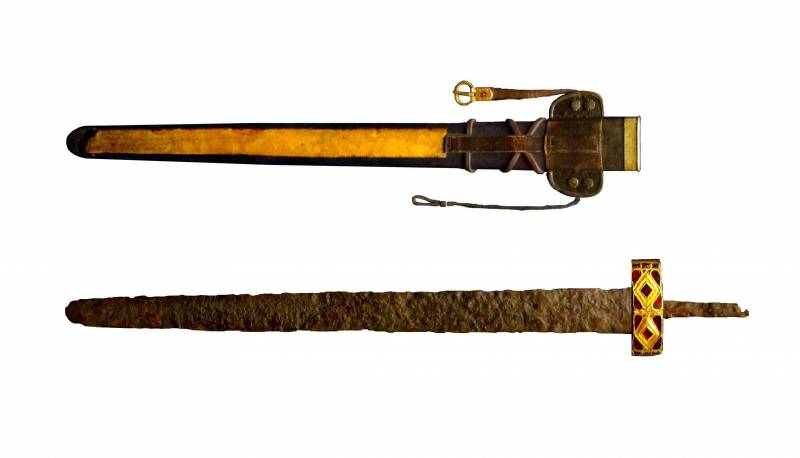 Клинок древнего германца 4. Готский меч 5 век. Меч 4 век. Готский меч 4 века. Меч 8 века.