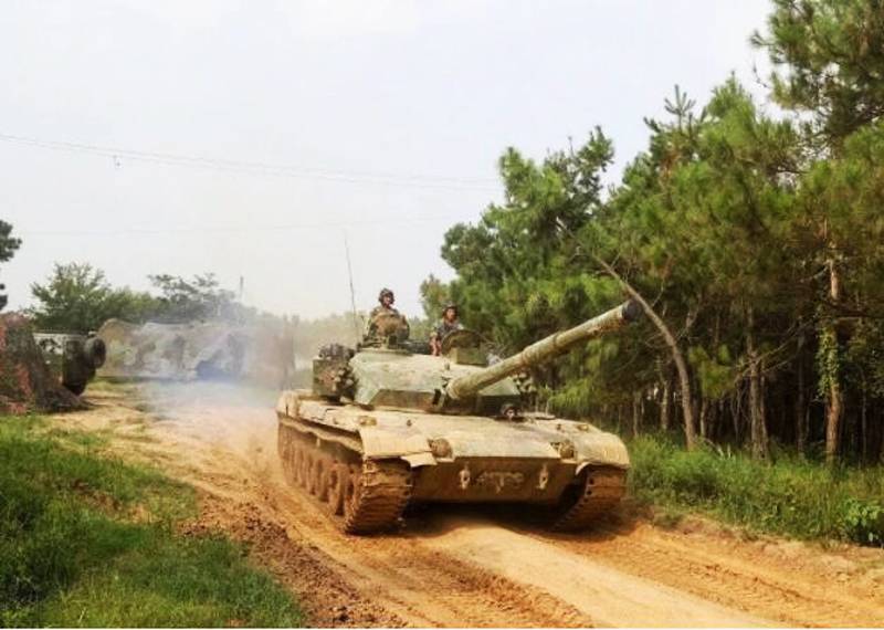 "L'offensive est dans une impasse": le commandant du bataillon chinois a évoqué les problèmes lors des exercices de chars