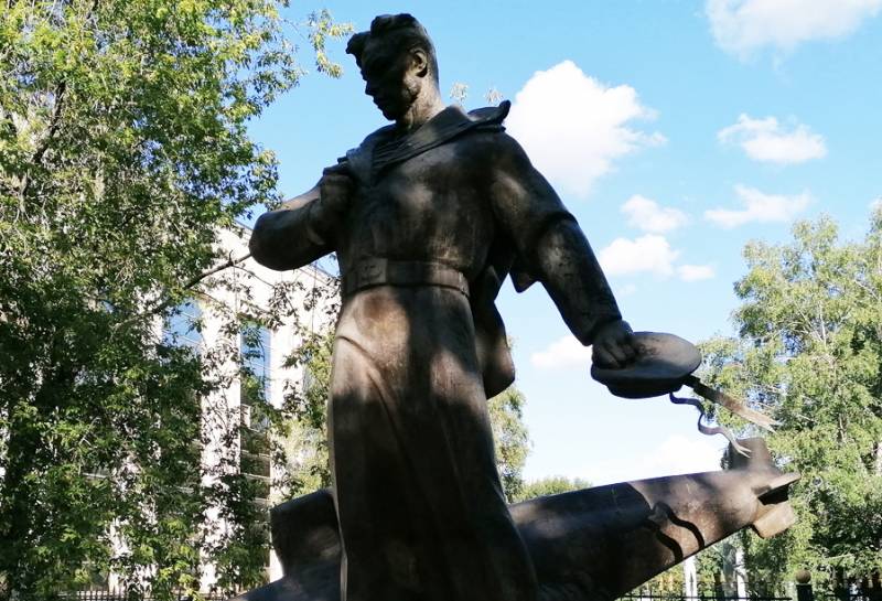 Публикации и комментарии зарубежной прессы о 20-летии трагедии с подлодкой «Курск»