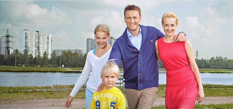 Навальному надо выжить. Остальное потом