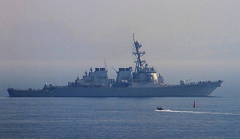 The Baltic Fleet escorted the American destroyer URO Ross (DDG-71)