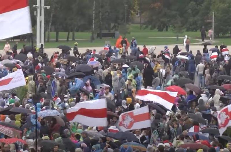 Der Chef des SVR warf der CIA vor, Proteste in Weißrussland zu fördern, und kündigte eine bevorstehende lautstarke Provokation an