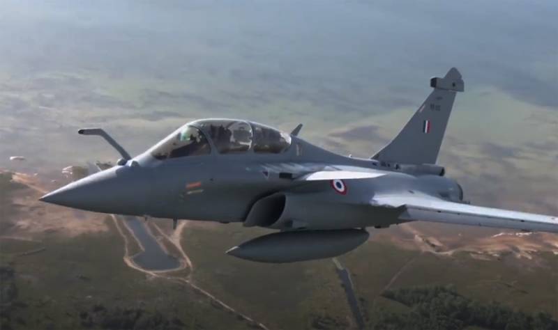 Поставленные в июле из Франции истребители Rafale оказались до сих пор официально не введены в состав ВВС Индии