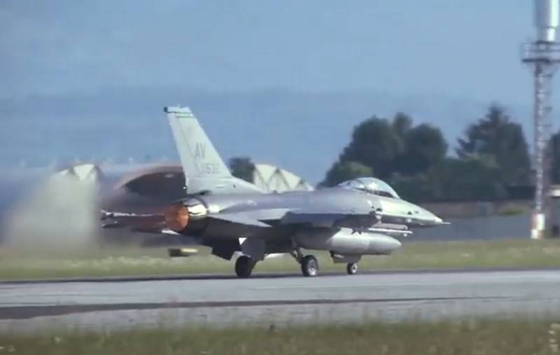 독일에서 이탈리아로 F-16을 재배치하는 목적은 러시아에 대한 반대라고 불렀습니다.