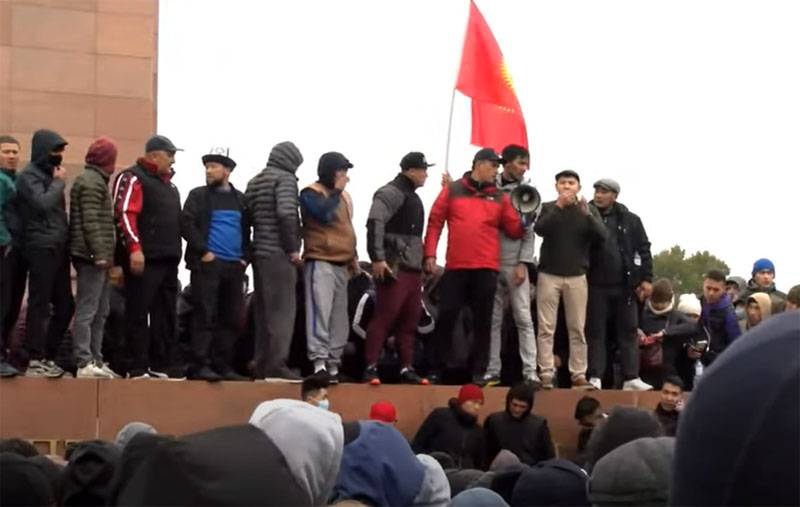 今日のキルギスタン：街頭での「抗議の怒り」と権力の空白