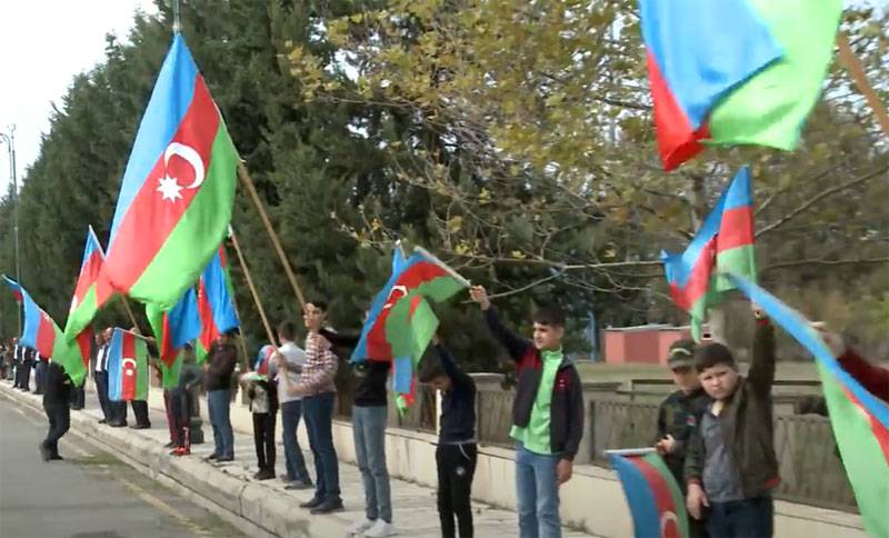 "Gebrauchte Streumunition MLRS" Smerch ": Das armenische Verteidigungsministerium beschuldigte Aserbaidschan, die Karabach-Stadt Martuni beschossen zu haben