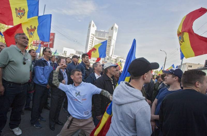 "El próximo objetivo es Dodon": la SVR se enteró de la preparación de la "revolución del color" de Estados Unidos en Moldavia