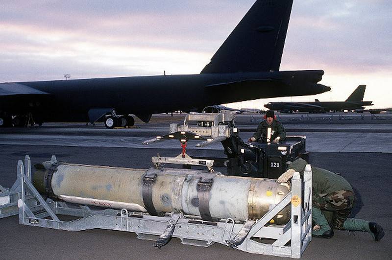A Marinha dos EUA anunciou um concurso para o desenvolvimento de minas de torpedo autotransportadas