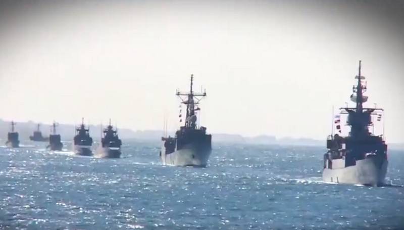 Egyptian Navy showed a video with "Mistrals" and the destruction of an Israeli ship