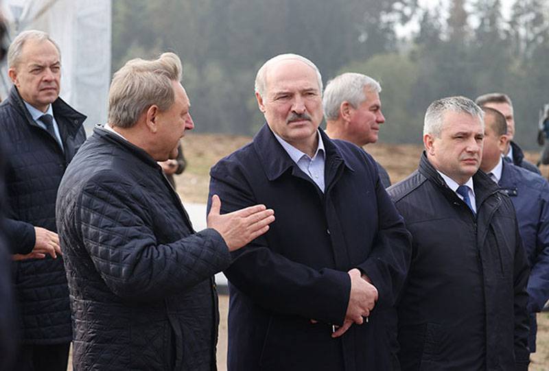 Oposição bielorrussa irritada com os preparativos para manifestação em massa em apoio a Lukashenka