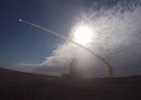 ЗРК «Тор-М2» отразили массированный налёт в ходе учений в Астраханской области