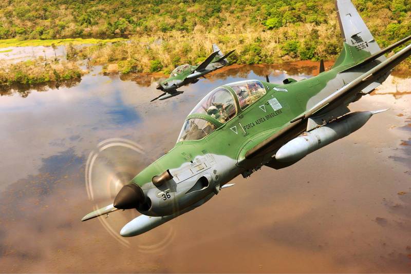 Боевое применение турбовинтовых штурмовиков EMB-314 Super Tucano