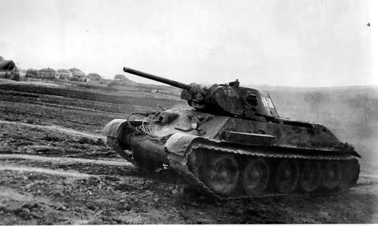 Танк т 34 бой. Танк т 34 ВОВ. Советский танк т 34. Т-34/76 ВОВ. Т 34 1941.