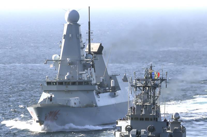 "Notre destroyer ignore les avertissements de la Russie": presse britannique sur l'entrée en mer Noire