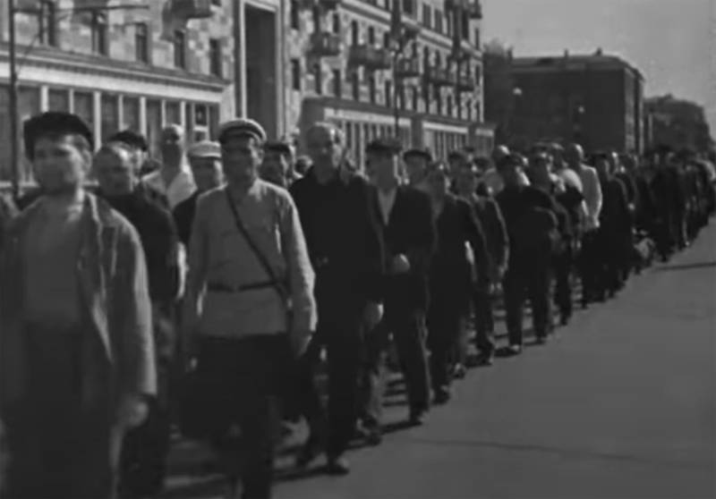 Qui s'appelait "Adieu, patrie" pendant la guerre: d'après les mémoires d'un participant à la Grande Guerre patriotique