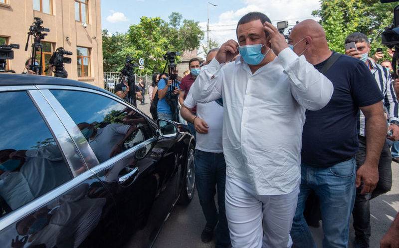 Clashes between protesters and security officials in Yerevan