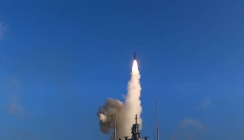 The frigate "Admiral Kasatonov" launched a cruise missile "Caliber" from the White Sea