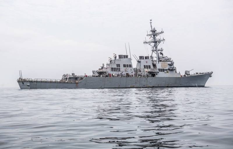 "항행의 자유를 위한 작전": 미 해군은 구축함 USS John S. McCain의 러시아 해역 진입에 대해 설명했습니다.