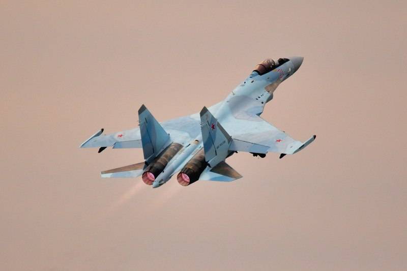 The Ministry of Defense received the last three Su-35S fighters under the 2015 contract