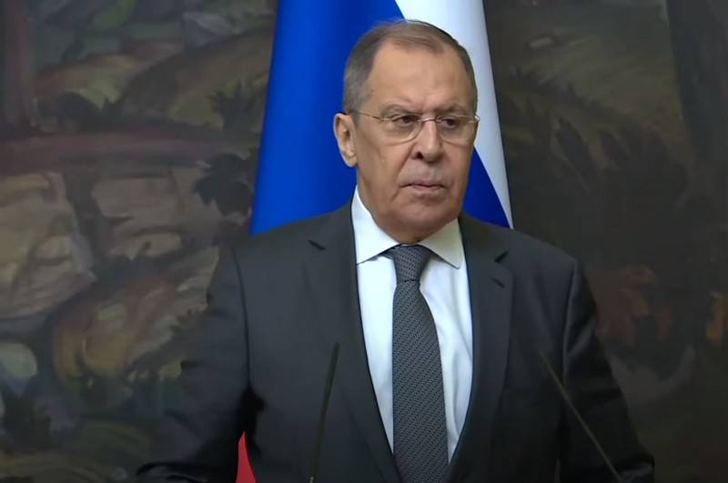 Lavrov announced Russia's readiness to supply weapons to Iraq