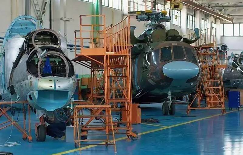 In der Ukraine werden zwei Hubschrauber eines NATO-Staates repariert