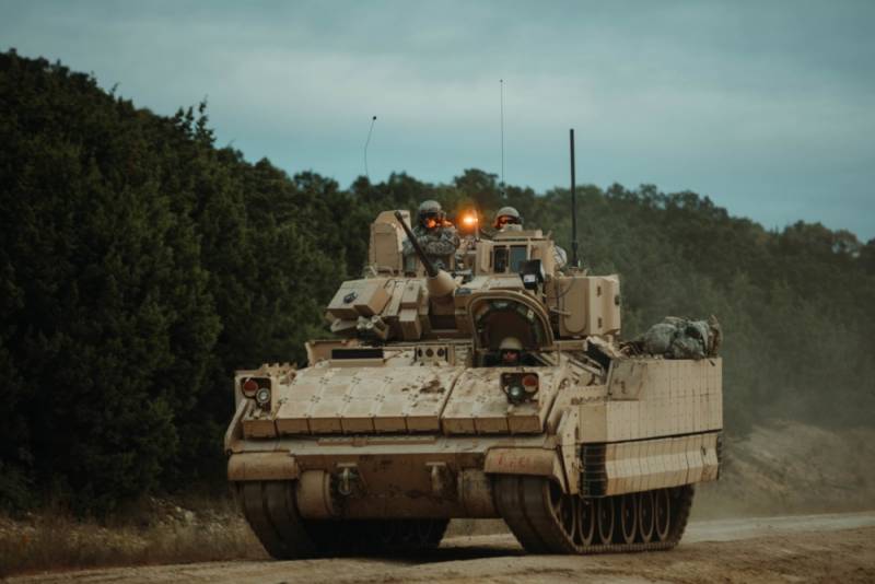 새로운 M2 Bradley 수정은 군사 시험에 들어갔다