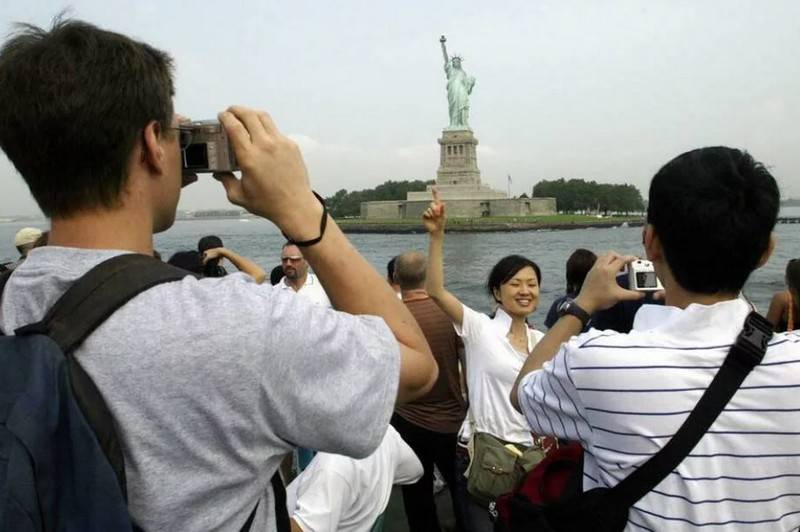 EUA endurecem regras para obtenção de vistos de turista para comunistas chineses