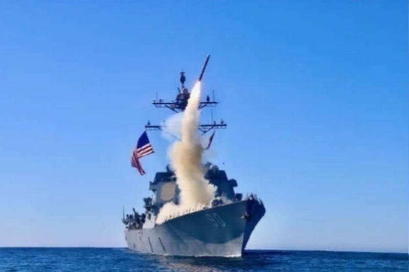 American destroyer tested new version of Block V cruise missile Tomahawk