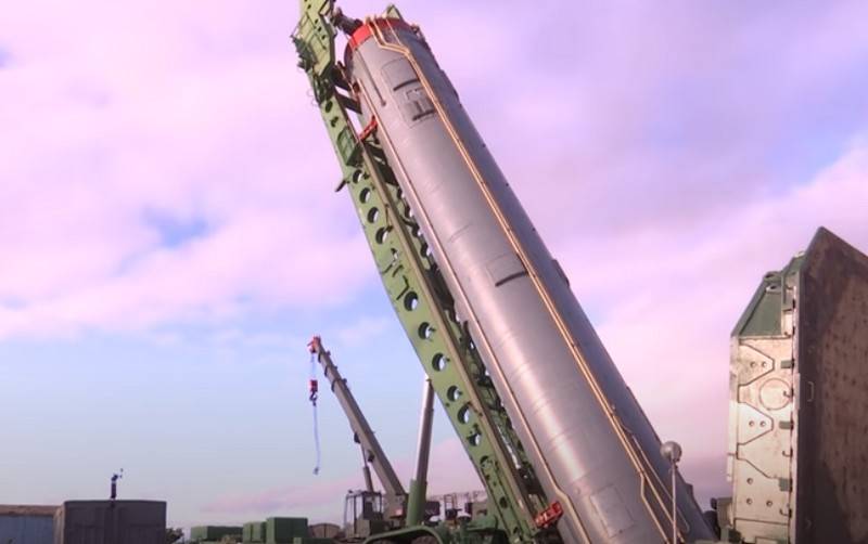 Avangard 초음속 유닛과 함께 두 개의 새로운 ICBM의 전투 임무를 수행하는 조건이 발표되었습니다.