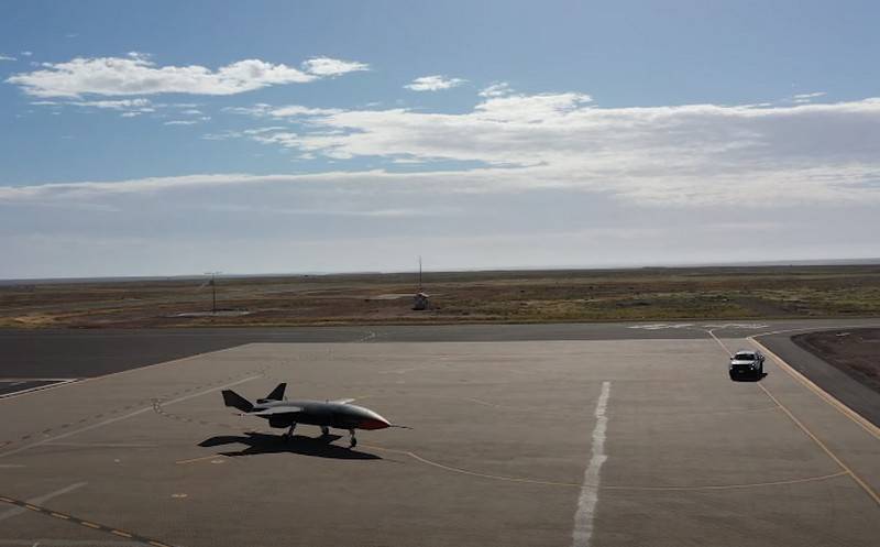 Loyal Wingman, ala não tripulado da Boeing, dá início a corridas em alta velocidade