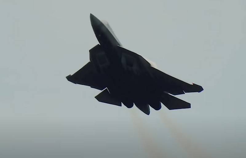 El primer Su-57 en serie entró en servicio con las Fuerzas Aeroespaciales Rusas.