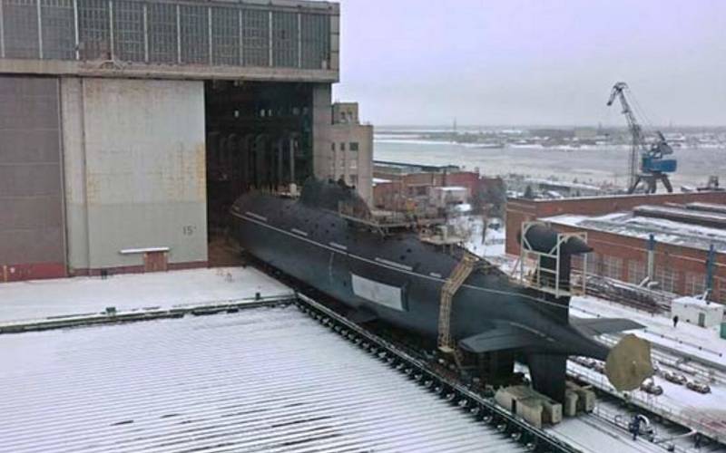 Upgraded nuclear submarine "Leopard" project 971 launched in Severodvinsk