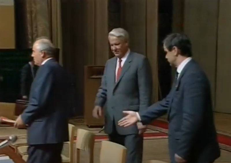 Yeltsin contra Gorbachev - a luta dos destruidores do país