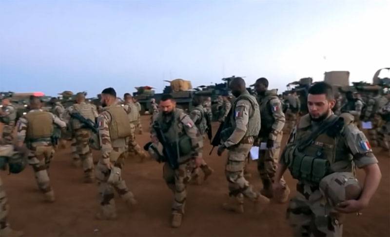 La Francia ha deciso di ritirare parte del suo contingente dal Mali - una reazione alle critiche in relazione alle perdite