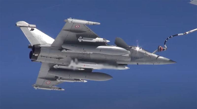 Fransa'da Rafale, nükleer savaş başlığı taşıyabilen bir MBDA ASMPA seyir füzesinin testlerini gerçekleştirdi.