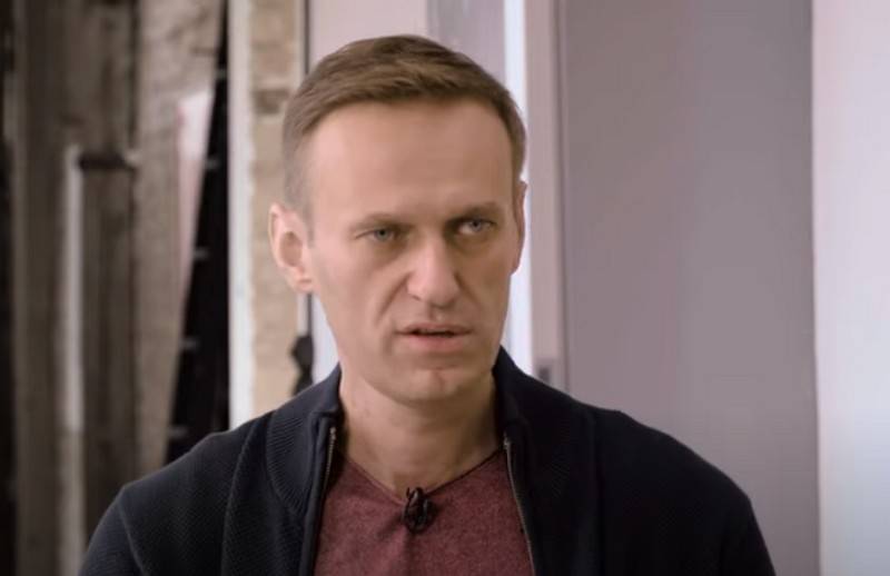Navalny는 트위터 차단으로 트럼프를 옹호했습니다.