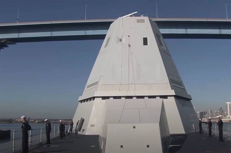 Gli Stati Uniti hanno affermato che il cacciatorpediniere stealth Zumwalt si sta trasformando in una "costosa cannoniera"