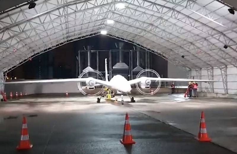 Bayraktar Akıncı saldırı uçağının üçüncü prototipinin zemin testleri Türkiye'de başladı