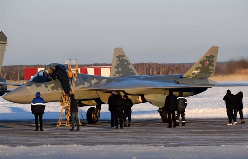 O primeiro Su-57 de série foi transferido para o regimento de aviação do Distrito Militar do Sul